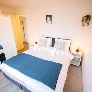 Apartment Magnificent Two Bedroom - Sd23m, Eindhoven